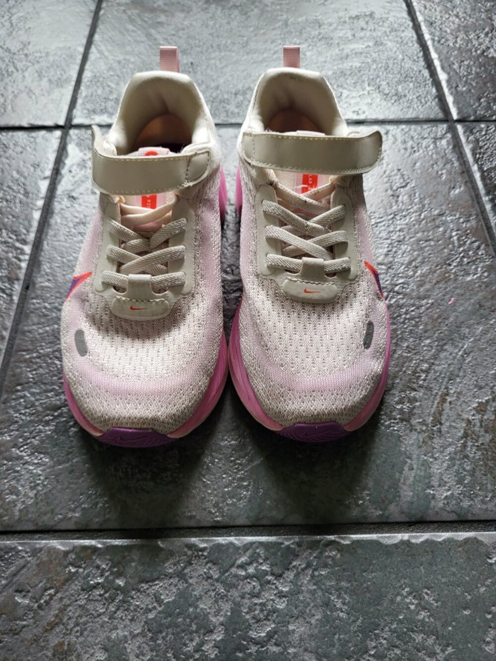Girls Nike Stellar Ride Shoe - Picture 2 of 6